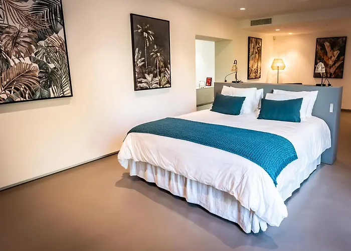 Azaitu Bed & Breakfast *